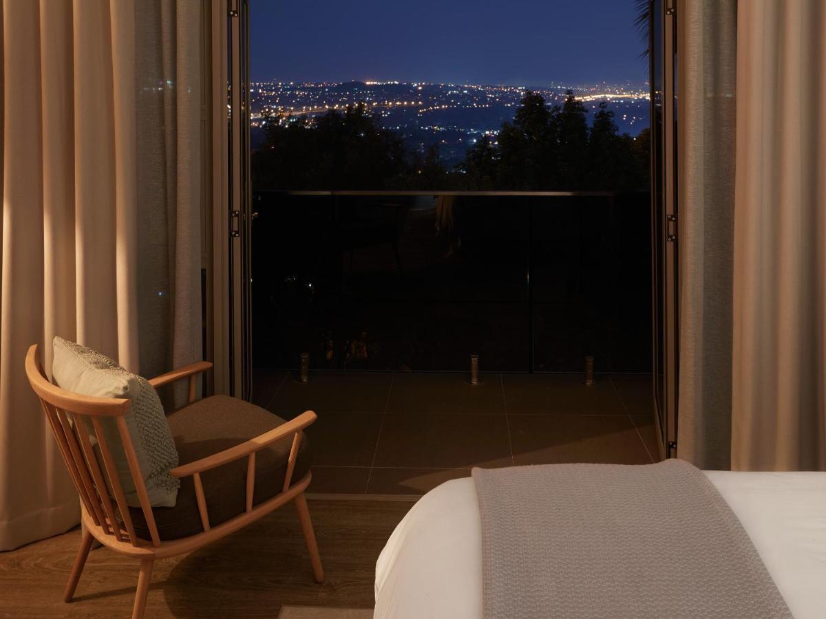 The Cliffside Boutique Getaway Country house
